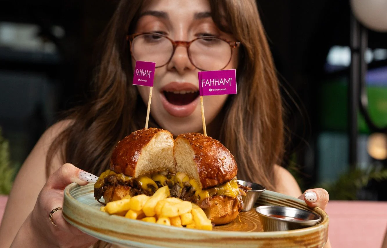 Fahham çekimi: Fahham bayraklı burger ve patates